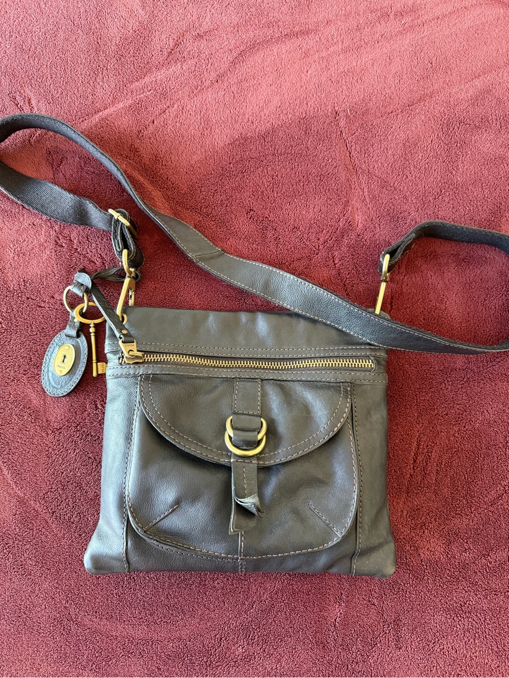 Fossil Leather Crossbody Bag in Dark Brown - Classic Everyday Carry